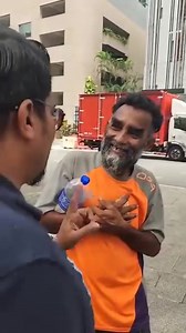 Abang Zamri buat apa tu | Kanchana Street