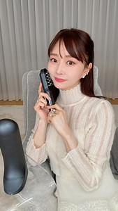 石井美保 on Instagram: "最近愛用しているSTELLA BEAUTE（ステラボーテ）の「レーザー＆EMSリフトブラシPRO」の魅力をお話ししました✨ 革新的なテクノロジーに着目をし続け今注目のSTELLA BEAUTEからリリースされた最新美顔器です。 エイジングの原因となる毛細血管へのアプローチが期待できる『LLLT（低出力レーザー）』搭載の一台でお肌・頭皮・髪・全身のケアが叶うのは嬉しいですよね✨ ぜひ参考にしてくださいね。 インスタライブ視聴者様限定！ 公式オンラインショップで使える3,000円OFFクーポンは11/19(火)23:59まで。 ＜クーポンご使用方法＞ 公式オンラインショップの「レーザー＆EMSリフトブラシPRO」をチェック @stellabeaute_jp プロフィールからクリックしてください↑ ▼ カート画面【クーポンコードの入力】欄に 【MIHO11L】 クーポンコードを入力で特典が反映されます 更に🎄今だけホリデーセットで【オリジナルバニティ】がつくそうです♪ 数量限定となりますのでお早目にチェックしてくださいね！ #PR #ステラリフトブラ