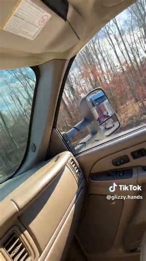 A loud Peterbilt Jake brake vid from TikTok