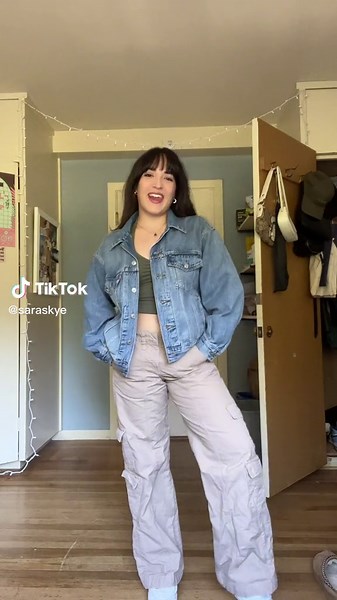 Levi's 90s Trucker Jacket Review and Outfit Ideas