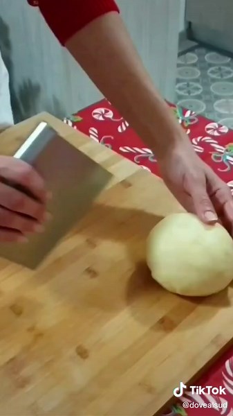 Authentic Zeppole di Natale Recipe (Scauratielli campani)!