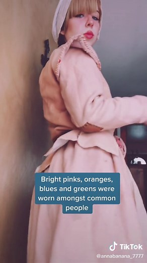 Colorful Pilgrim Costumes in North America: Historical Insights