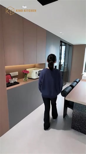 Snack Drawer Dreams: Hidden, Organized & Zero Mess! 🍫🫓✨ March 2026 snack attack season: tired of random bags everywhere? This genius pull-out snack cabinet hides it all in style – grab, close, repeat! Hook: Quick hand-pull reveal of deep drawer sliding smooth → close-up zoom on organized trays for chips, cookies & candy → fast cuts to kid reaching in easily soft-close satisfaction → fun text “Snack chaos? We just fixed that forever!” Premium luxury modern custom kitchen design storage – stainl