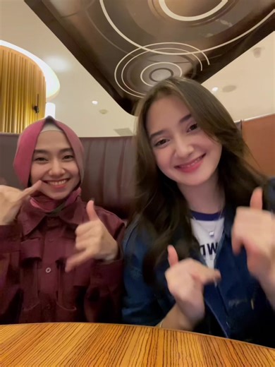 Jameelah Saleem: Fun Moments with Mom and Friends