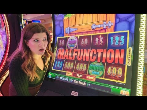 Slot Machine Started Paying Like It Was Broken!
