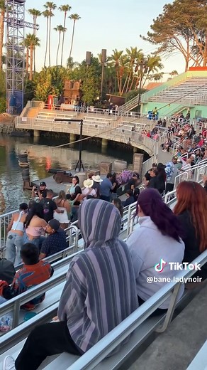 SeaWorld San Diego Conga Line: Bandazeta Performance