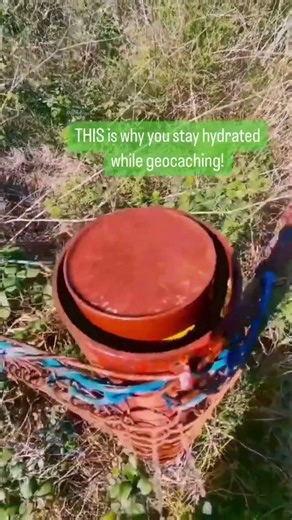 💧 This is why you should always bring water when geocaching! 💧