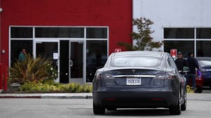 Researchers once again hack a Tesla Model S key fob