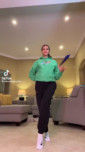 Results? #kitana #qipao #transition #howtotransition #transitionbts #chineseculture #transitiontutorial #cosplay vid @officiallizsanchez #fan