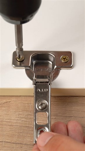 Strong fix for a weak hing! 🎬 This video was produced by Network Media and Aoos Media | Simple Stories