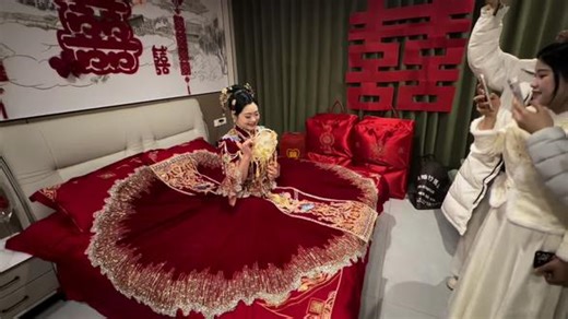 #新婚快乐 祝二位新婚快乐 早生贵子！#农村婚礼现场 愿以后的日子不光有柴米油盐，还有路途中的远方和山海，百年琴瑟，贺尔新婚！