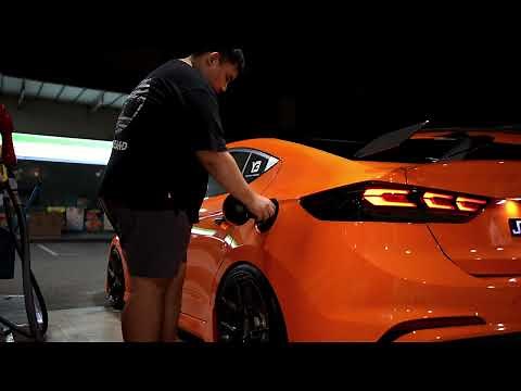 The running orange ｜ Hyundai Elantra AD Sport ｜ 4K