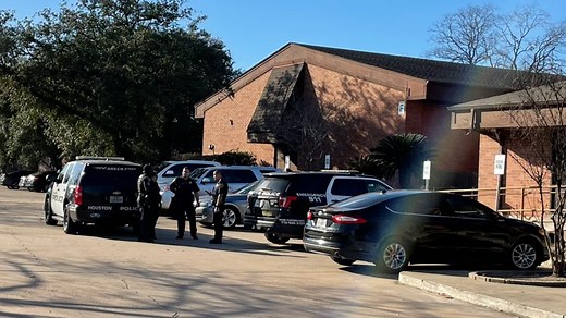 One dead after fight between roommates in northwest Houston, police say