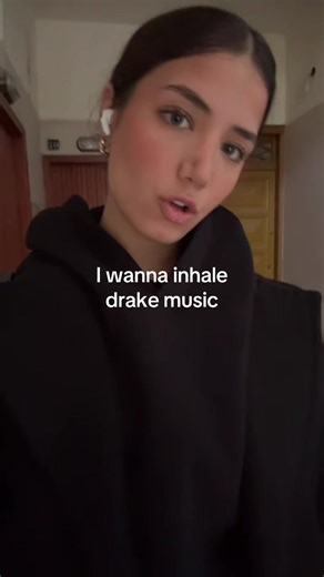 Video van rettajshaheen (@rettajshaheen) over Drake Songs