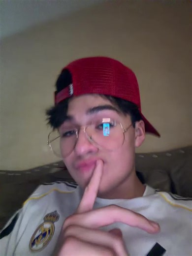 Videos de ramoncitohacelive (@ramoncitohacelive) con “Miley Cyrus - Kevin Moreno”