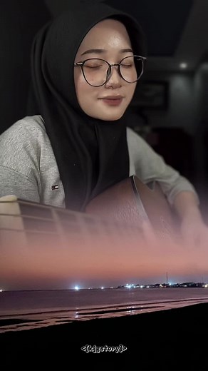 Kelap-Kelip di Tengah Laut: Chord dan Lirik Gitar
