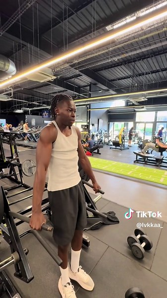 Séance épaule : Guide complet d'entraînement musculaire