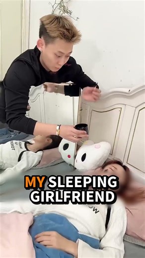 Doodle on my girlfriend's face to scare her 🤣 #funny #comedy #challenge #couple #slime #relax