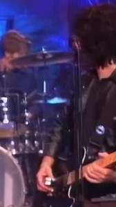 2.4K views · 142 reactions | Pearl Jam (Wishlist) Live 1998 | Seattle Sound 90's | Facebook