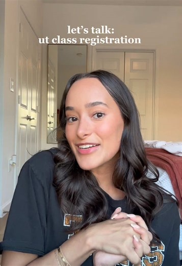 let’s talk: class registration & my best tips for it to be successful! everyone equates this to the hunger games but i swear if you’re prepared (and have some luck on your side) it will all be alright! GOOD LUCK 🧡🤘🏼 #classregistration #registration #classschedule #utaustin #utaustintexas #utaustintx #college #utorientation25 #classof2028 #hookem #collegeorientation #orientation #freshmen #freshmenadvice #utlonghorns #longhorns