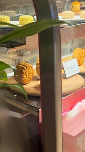 19 reactions | Our lobby just got a Mid-Autumn glow-up!  Come by, soak in the festive spirit, and pick up your favourite mooncakes while you’re here. 葉 Enjoy 30% off all mooncake orders before 22 September 2025 with selected bank cards. Festive Lobby Booth is open daily till 6 October 2025, from 11 am to 7 pm. Learn more by clicking the link in bio. T&Cs apply. #carltonhotelsingapore #dineatcarlton #midautumnatcarlton | Carlton Hotel Singapore | Facebook