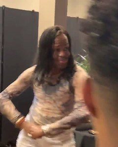 It’s my brother Verdine’s birthday and we have a tradition on tour that we do for special days like these! #HappyAnniversary #YouGetASlice 🎂 | Philip Bailey