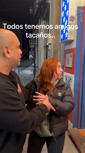 Captain chicken Santander on Instagram: "Martes de oferta..la segunda hamburguesa por solo 4€#smashburgersantander #buffetlibre #restauranteamericano #martes de oferta"