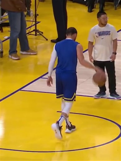 Steph Curry Exposed the NBA Court! Dead Spot Ruined His Play & Went Viral #usa #nba