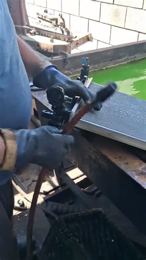 Pressure cap removal 20 psi