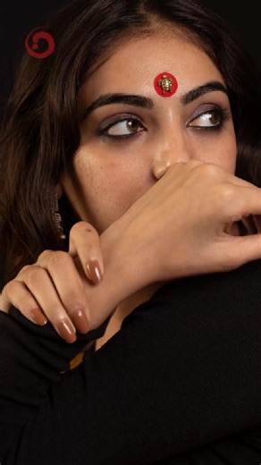 𝑪𝒐𝒎𝒆𝒕 𝑩𝒖𝒔𝒕𝒆𝒓𝒔 on Instagram: "True luxury is in the details. ✨👑 Comet Busters Premium Bindis. Shop at www.cometbusters.in 📲 +91 70007 26831 #Cometbusters_india #PremiumCollection #BindiStyle #Elegance #CometBusters"