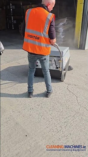 Tomcat GT Sweeper - Yard cleaning