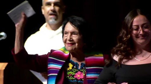 'An icon': Dolores Huerta inspires students during Stockton visit