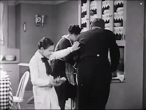 Lloyd Hamilton has a crab in his pocket! Watch what happens in Breezing Along (1927). | HauteBook