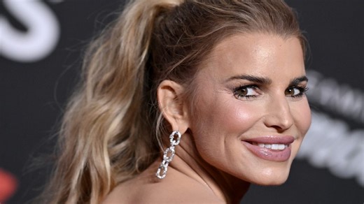 Közel húsz év után tért vissza az MTV VMA vörös szőnyegére Jessica Simpson, rajongói fel sem ismerték | 24.hu
