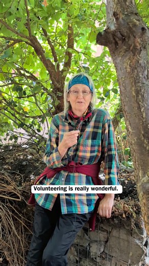 Ruth introduces the story of Harmony Gardens, a beautiful community garden in London, where volunteers grow food and create wildlife friendly habitats to benefit nature and the community. If, like Ruth, you want to be involved with a community growing project and make a difference for people and nature, check out our new resource: The Grow Wild Guide. It features lots of stories and experiences from groups like Harmony Gardens, to help you start your own project!🌱 Download your free copy of the