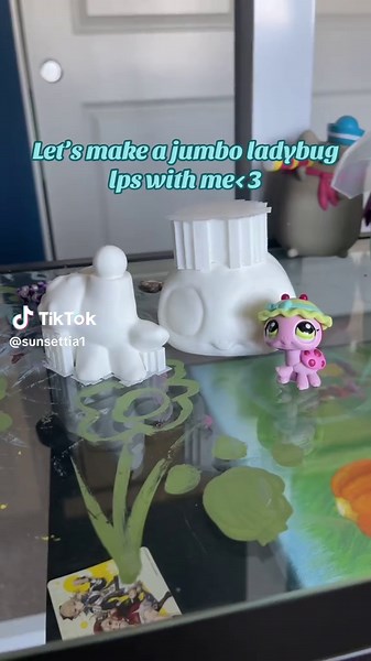 Create a Jumbo Ladybug LPS Masterpiece Together