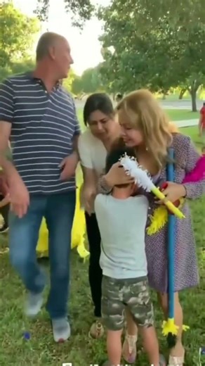 Who said piñatas were fun #funny #laugher #comedy