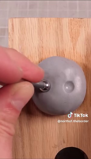 I made The (Creepy) Teletubbies - Part 1 #teletubbies #creepy #horror #northoftheborder #diorama #clay #art #clayart #realistic #polymerclay #sculpture