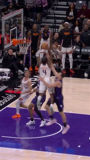 Jalen Green elevates for the POWERFUL and1 alley oop jam! 😱 PHX-SAC on NBC & Peacock Tap to Watch➡️ https://www.nba.com/how-to-watch-game-redirect/0022500892?partnerRef=NBA&platform=Facebook&surface=Post | NBA