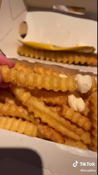 Shake Shack Review: Buffalo Chicken Burger Taste Test