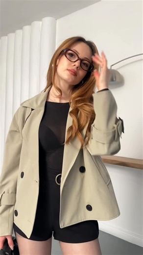 KAİBUTİK | Omuz Kol Manşet Detaylı Cepli Trenç Ceket FİYAT:1249,99₺ Bedenler: S,M,L (Görsel S beden) Model boy 165 kilo 50 Kredi/Banka kartı ile... | Instagram