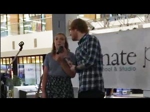 Ed Sheeran surprises a fan in mall
