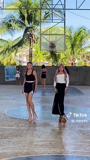 How to Do a Slow-Motion Turn: Runway Model Training Guide