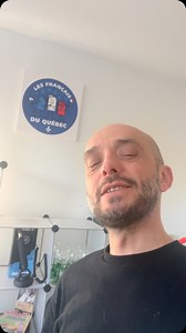 ⛽️❄️ Mon expression québécoise préférée ? « Dans l’doute, gaz au boute ! » Aucune idée si c’est toujours une bonne idée… Mais ici, ça veut dire fonce, lâche pas, donne tout ce que t’as, même si t’es pas sûr à 100 %. Et franchement ? C’est un bel état d’esprit pour la vie. 🇨🇦 Merci le Québec pour cette philosophie aussi drôle qu’énergisante. 💬 Et vous, c’est quoi votre expression québécoise coup de cœur ? Balancez-les en commentaire ! 🔹 #GazAuBoute 🔹 #ExpressionsQuébécoises 🔹 #ParlureQuébéc