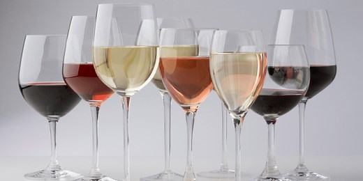 Red Wine Glass vs. White Wine Glass: What's the Difference?
