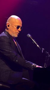 Hier soir sur la scène du Théâtre de Beaulieu, 🎶Pascal Obispo🎶 dans une version très jazzy. Des musiciens hors-pairs… une jolie ambiance dans la salle. C’était une chouette soirée !#pascalobispo#obispo#correspondances #theatredebeaulieu#lausanne#suisse#cassiopics#cassiopics_liveconcertsphoto #musicislife#musicismylife | Cassiopics - Live Concerts Photo