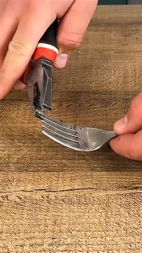 4.8K views | Wooden candle decor using spoon #fork #creative #wood #candledecor #lifehacks #decor #tipsandtricks #creative #viralvideo | Snacc Tools | Facebook