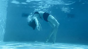 Merle Loosen on Instagram: "under water 隆‍♀️ I love that vibe shoutout to my little brother who crashed the video ✌ audio credits: @jasmiin.tumbles #gymnastics #gymnast #gymternet #turnen #tumbling #tumbler #flip #flipping #underwater #flexible #flexibility #salto #water #unterwasser #vibe #cinematic #mermaid"