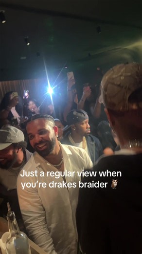 Never gets old! Will always be grateful for my life experiences #drake #houston #wheresheat #braider #toronto