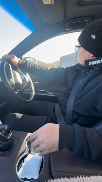 オートマ車を楽しむミッション好きな人